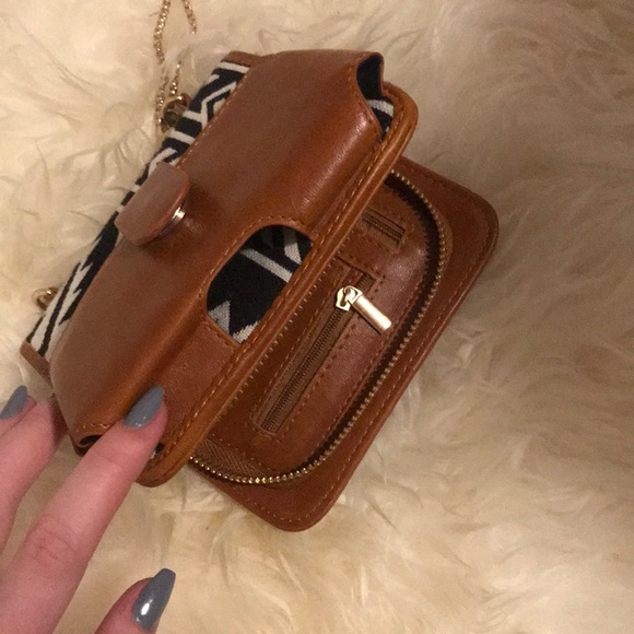 Small purse/clutch. - Picture 2 of 6
